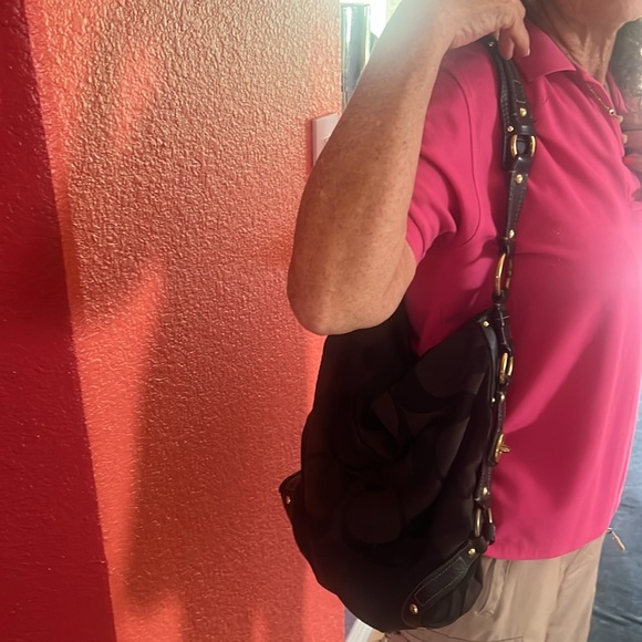 Coach vintage black well used shoulder bag - Picture 8 of 9